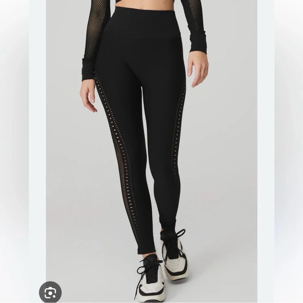ALO Yoga Black Seamless High Waist Open Air Leggings 7/8 with Cut Out Detail